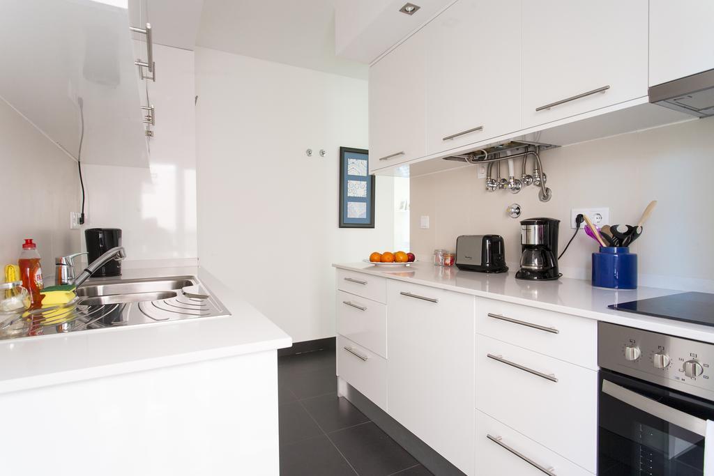 Joivy Joyful 2Br Apt With Terrace Nearby Sao Bento Palace Lisboa الغرفة الصورة