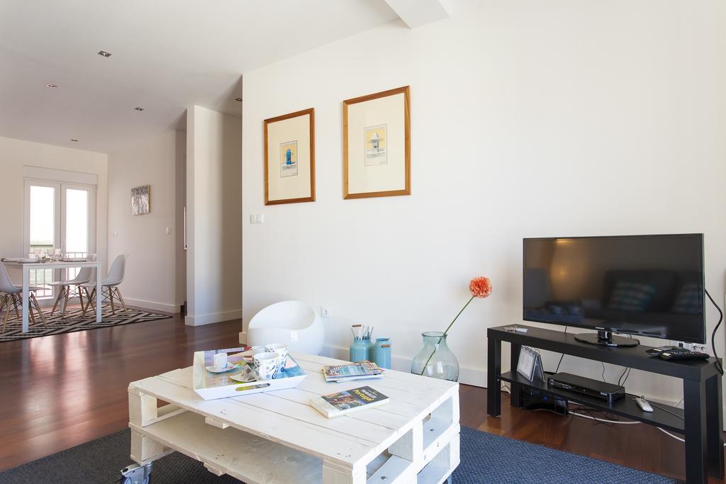 Joivy Joyful 2Br Apt With Terrace Nearby Sao Bento Palace Lisboa الغرفة الصورة