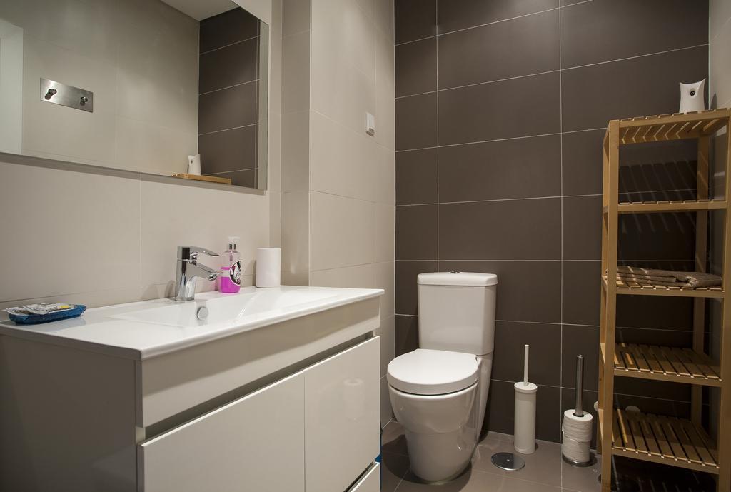Joivy Joyful 2Br Apt With Terrace Nearby Sao Bento Palace Lisboa المظهر الخارجي الصورة