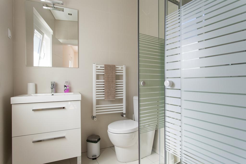 Joivy Joyful 2Br Apt With Terrace Nearby Sao Bento Palace Lisboa المظهر الخارجي الصورة