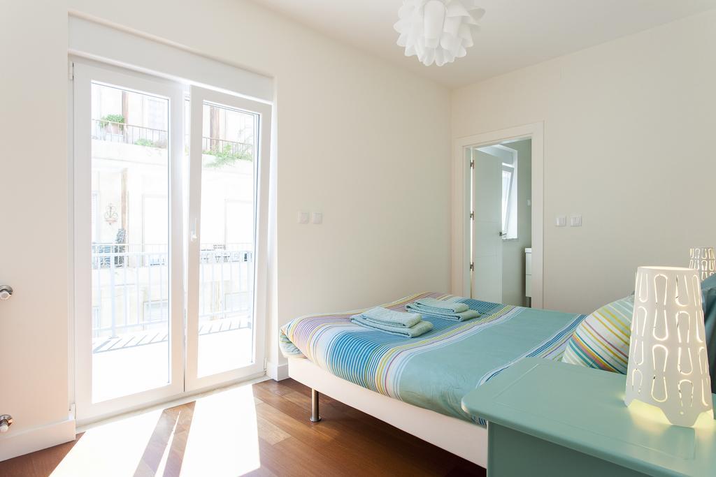 Joivy Joyful 2Br Apt With Terrace Nearby Sao Bento Palace Lisboa المظهر الخارجي الصورة